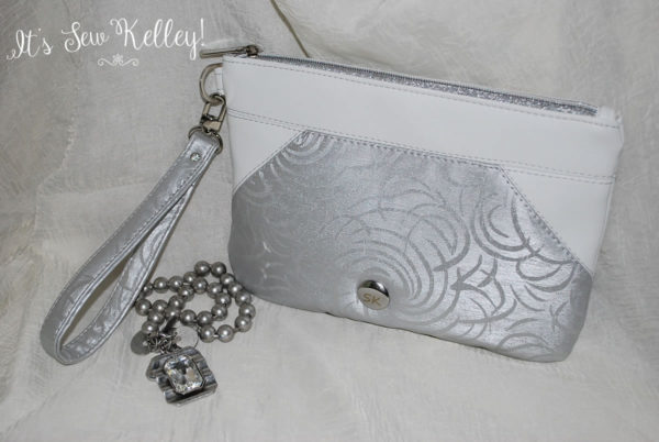 Bride to Be Clutch - Image 2